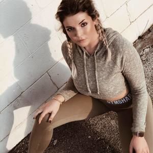 Meet your Posher, Jade